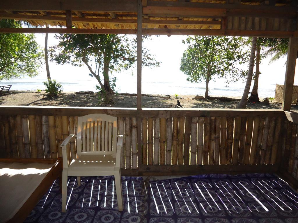 Dolphin View Beach Hotel Ndoma Esterno foto