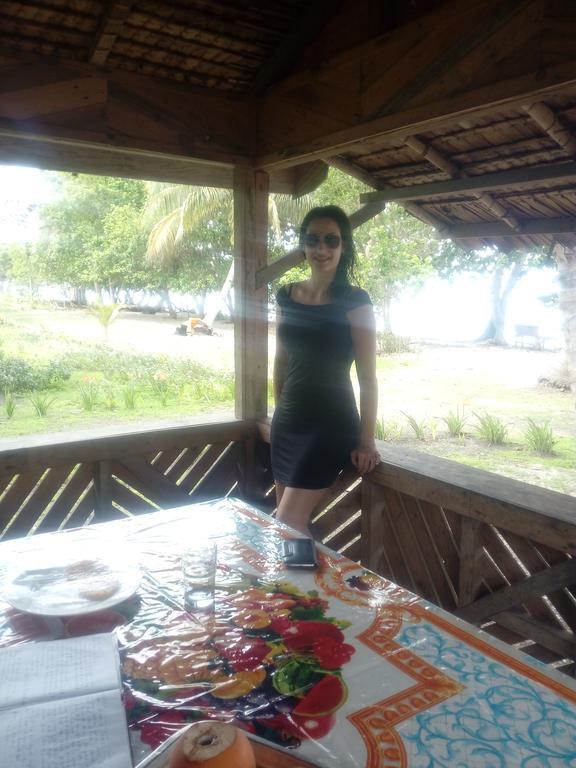 Dolphin View Beach Hotel Ndoma Esterno foto